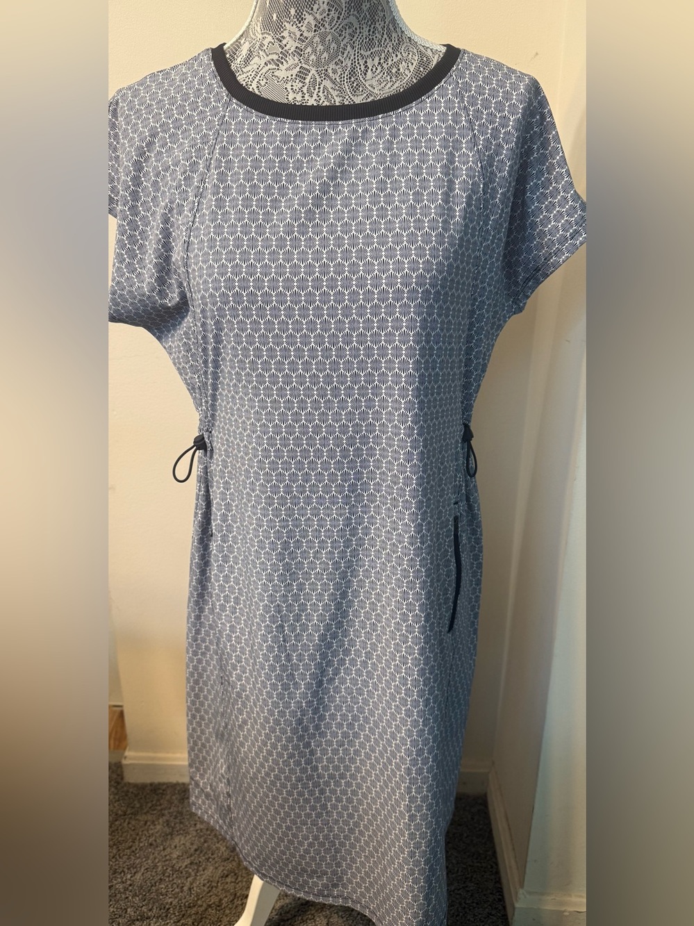 Talbots navy Patterned Dress with pockets and drawstring waist women’s size M